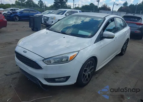2016 Ford Focus Se z USA, uszkodzony, nr VIN 1FADP3F22GL401877